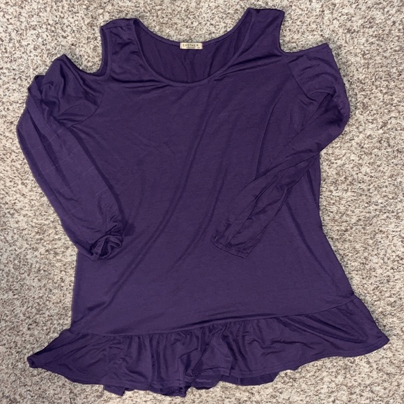 easther Tops - Easter xxl Cold shoulder ruffle bottom tunic top purple EUC